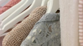 Nos dressings débordent : révélations chiffrées sur notre garde-robe