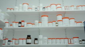 Médicaments : quand l’opacité des prix pèse sur la santé publique